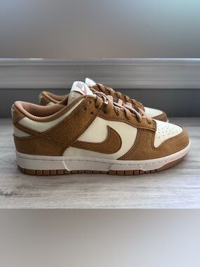 Nike Women’s Low-Top Sneakers in Brown and Cream